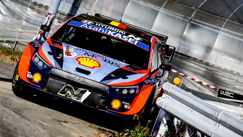 Neuville And Evans Share Japan Lead After Shortened Friday Morning